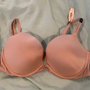 Victoria’s Secret beige bra. NWT. 38C